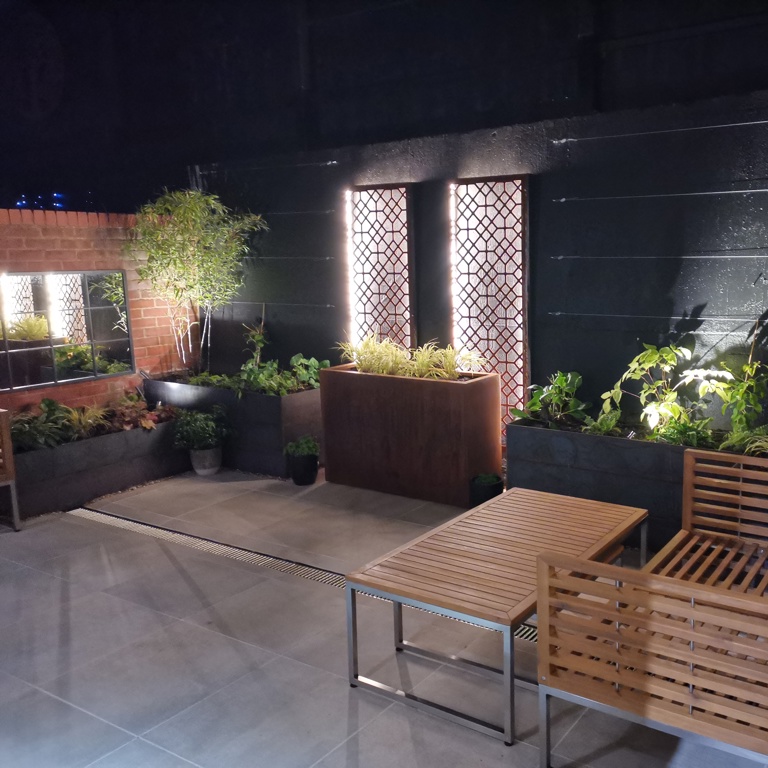 Courtyard garden lighting