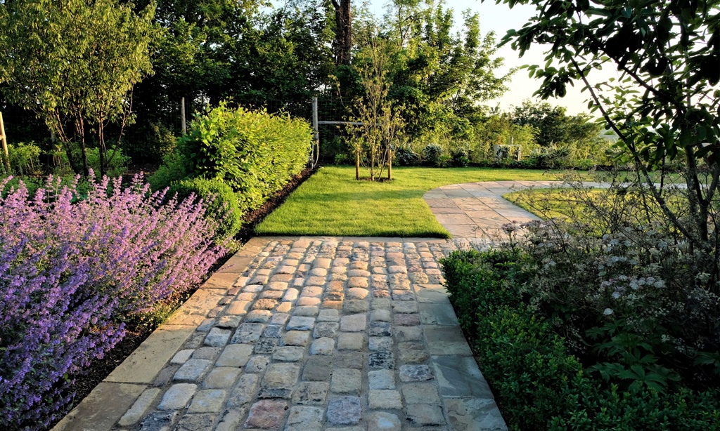 Cobble stone pathways