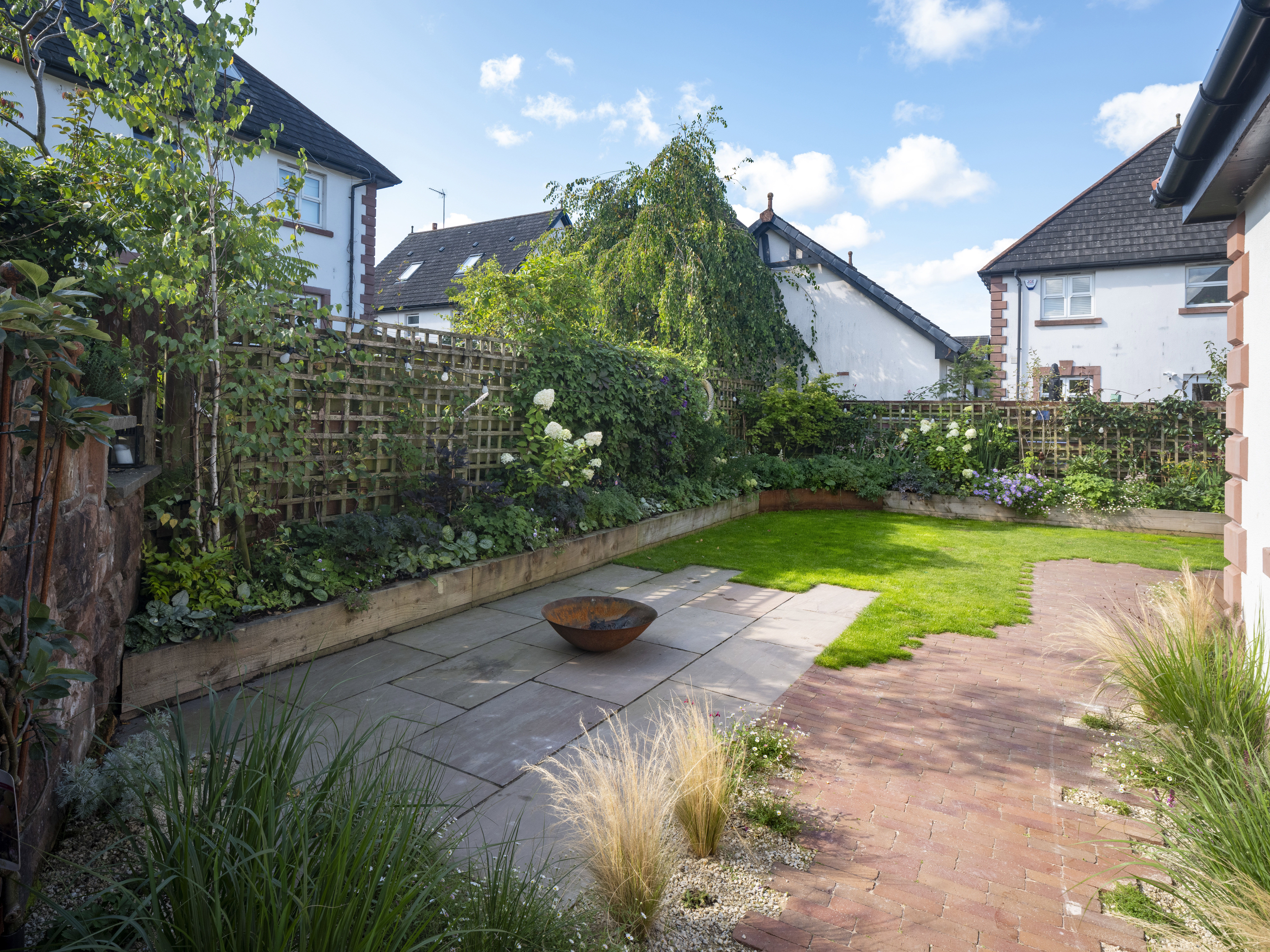 Modesty can be pretty