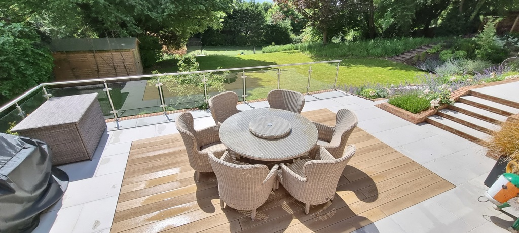 Outdoor kitchen area