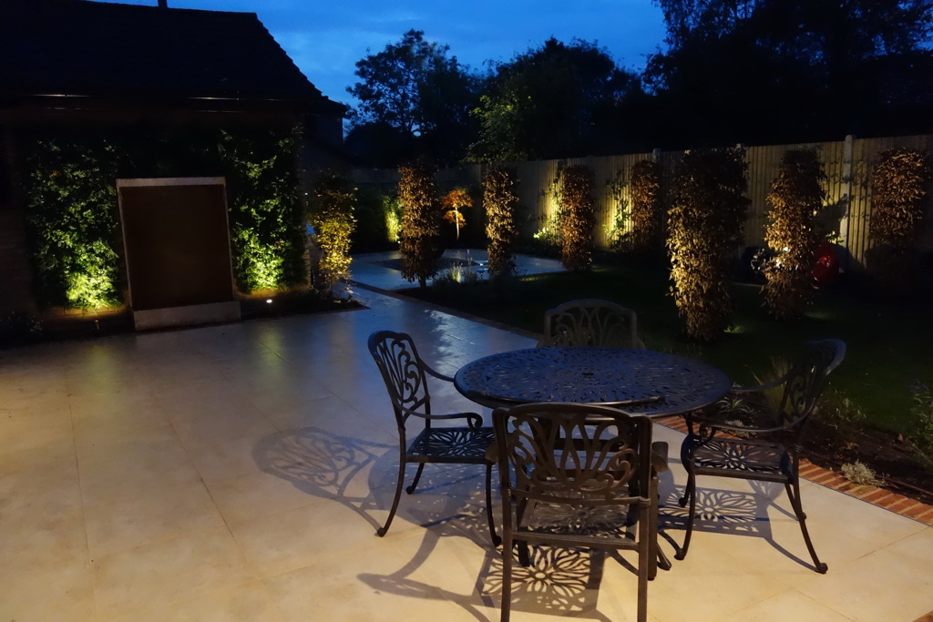 Watertower garden – Uxbridge – Lighting