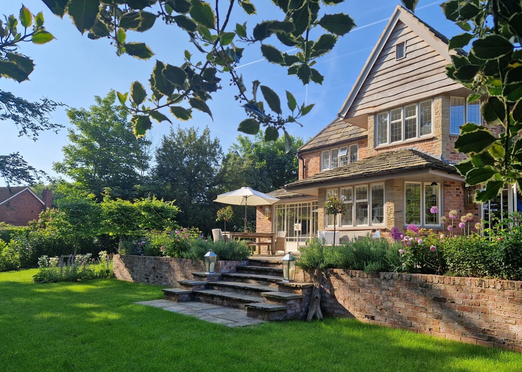 The Modern Arts & Crafts Garden