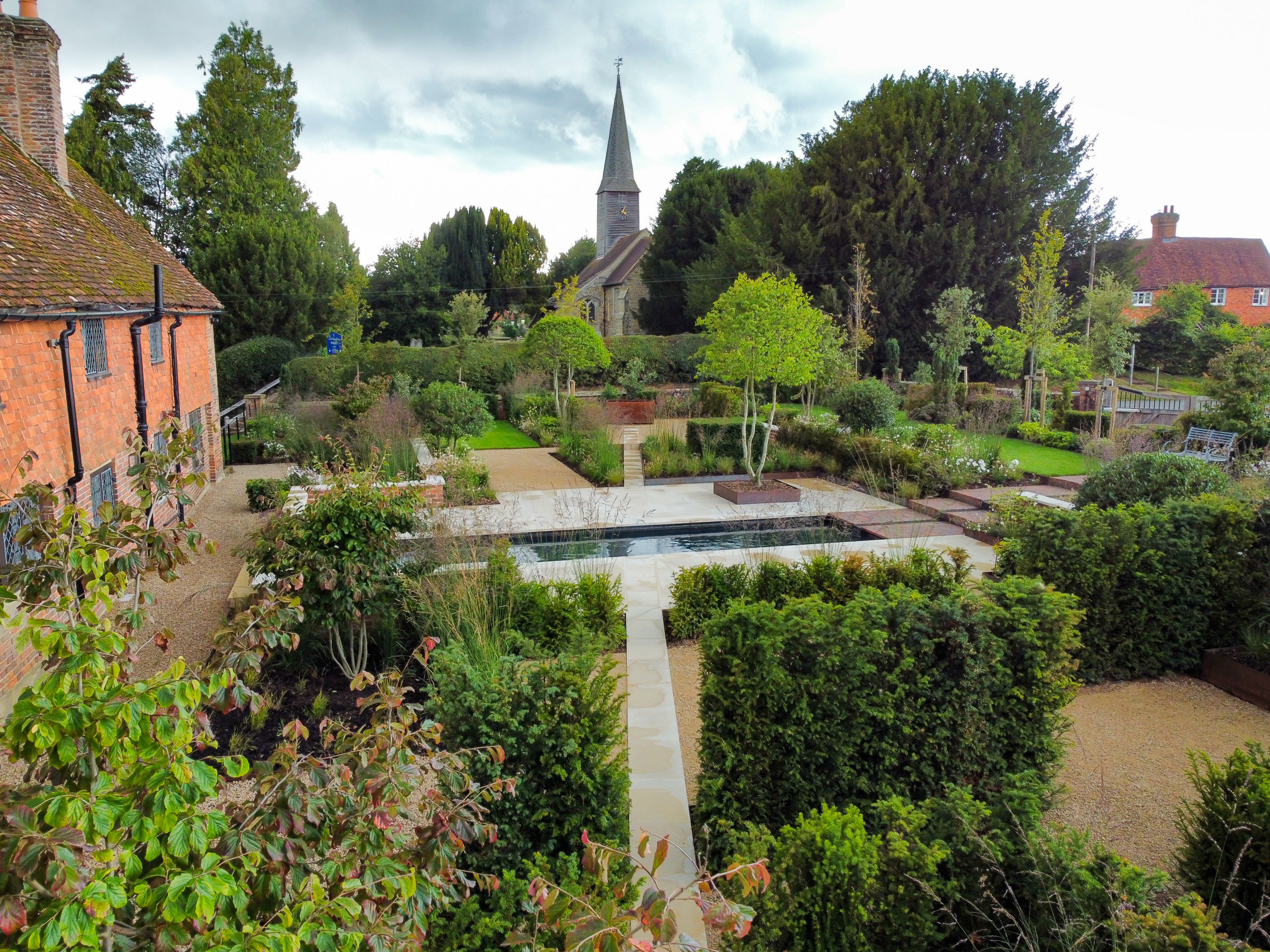A Contemporary Elizabethan-Inspired Garden ‎ ‎ ‎ ‎ ‎ ‎ ‎ 