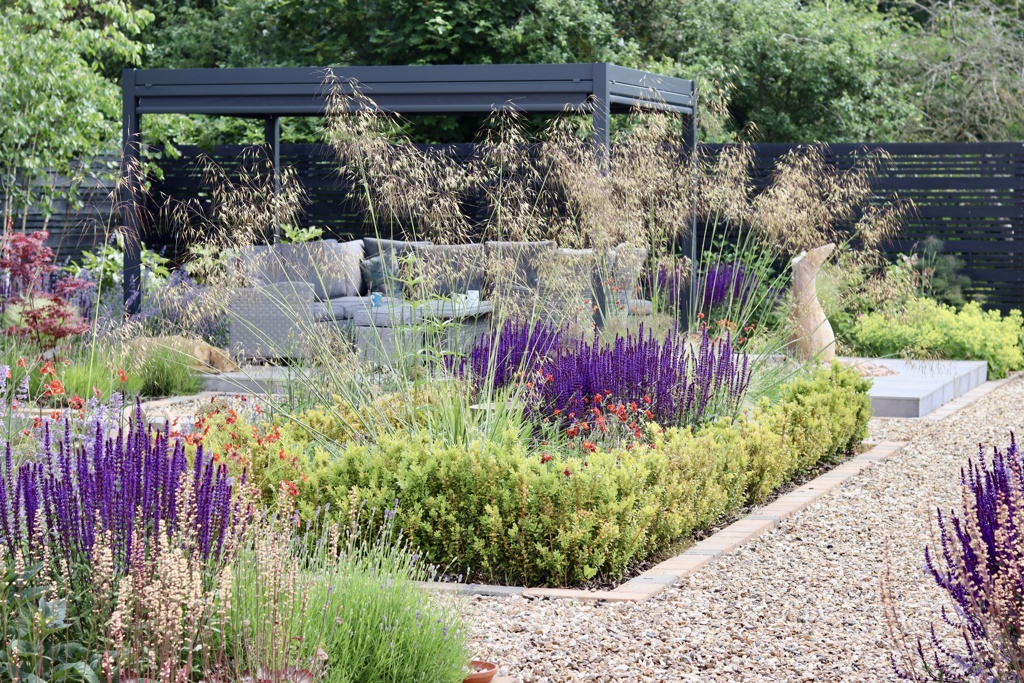 A sunken garden for seating and entertaining