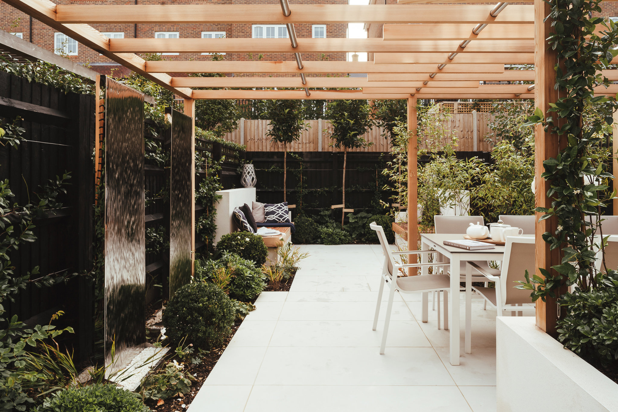 Entertaining terrace 