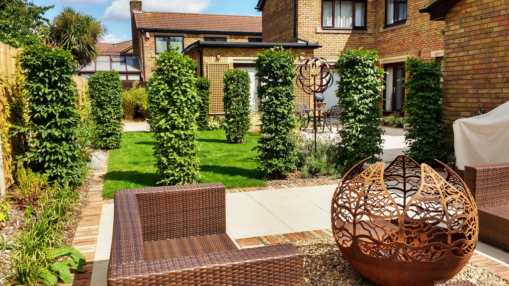 Watertower garden – Uxbridge – firepit